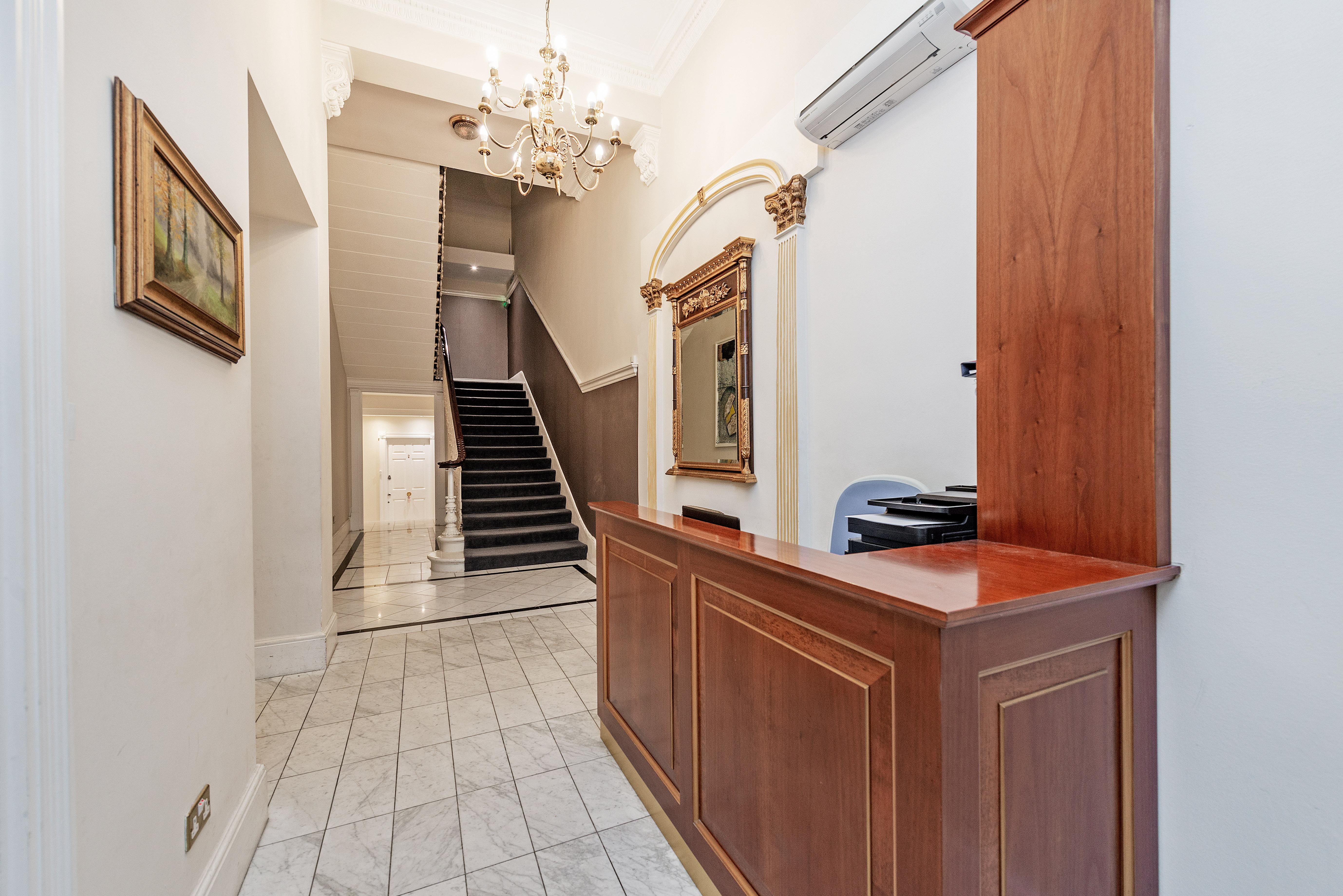 Queensgate Court Londra Dış mekan fotoğraf